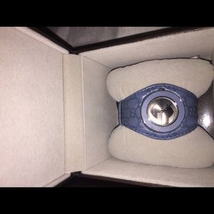 WOMENS BRAND NEW AUTHENTIC GUCCI BAND WATCH